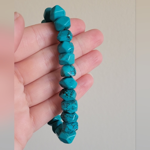 None Jewelry - Marbled Turquoise Stacked Stone Stretch Bracelet